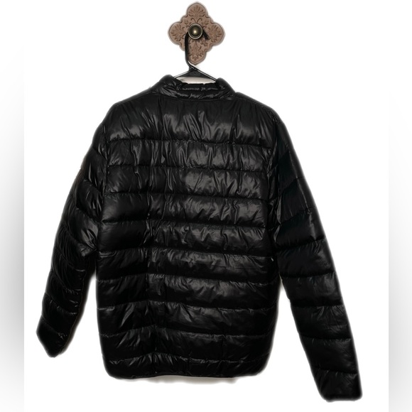 NBA Chicago Bulls puffer jacket. - Picture 2 of 5